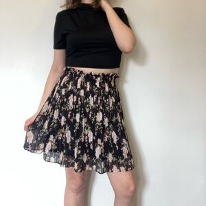 Sheike Black Floral pleated Skirt lined in size small